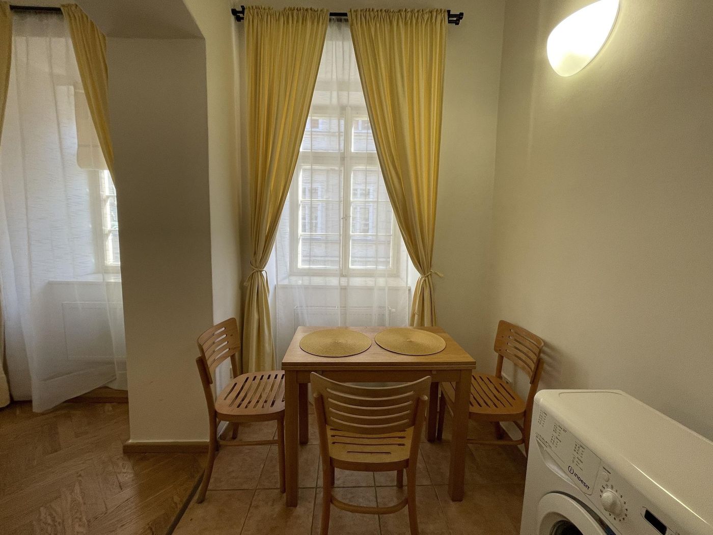 Boutique-Apartments-White-Swan-Room-70