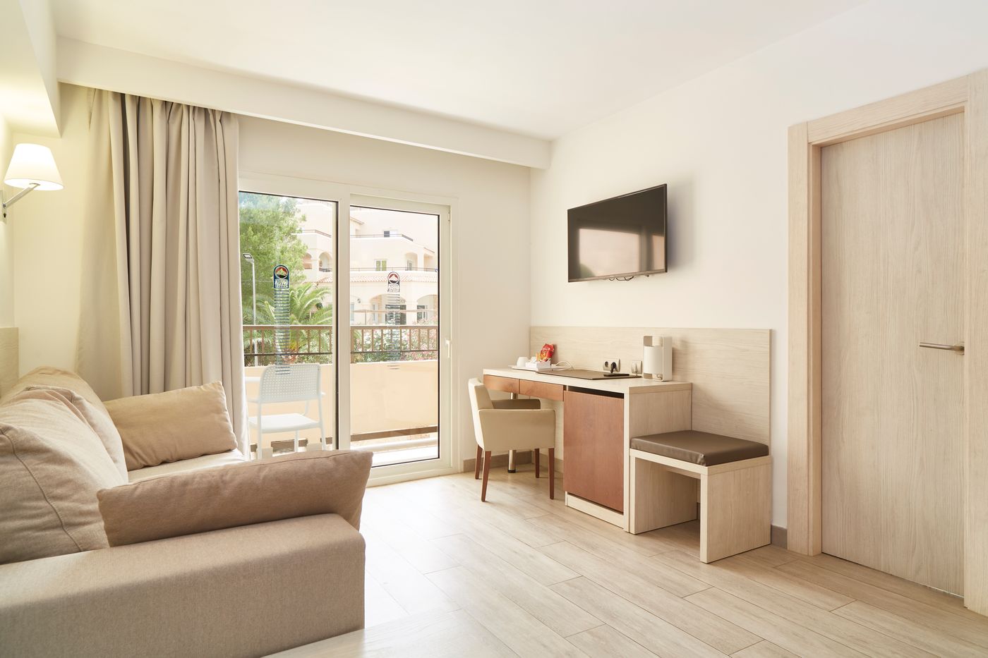 Invisa-Figueral-Resort---Cala-Blanca-Room-32