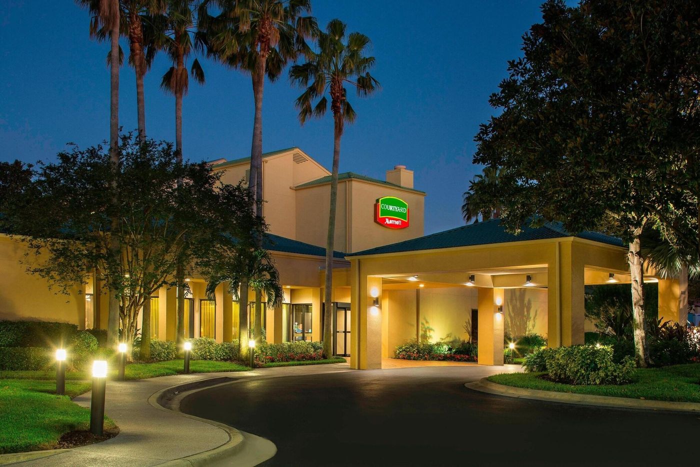 Courtyard By Marriott Orlando International Dr / C-United States-Orlando-General view-4