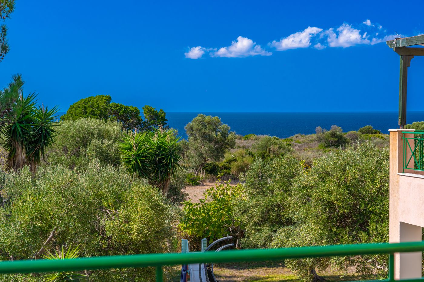 Monambeles-Villas-Room-64