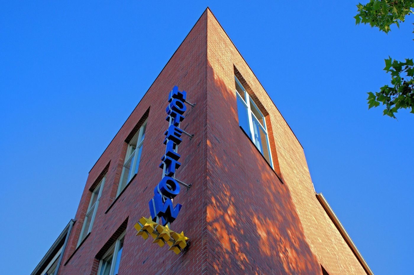 H24-Hoteltow-General-view-3