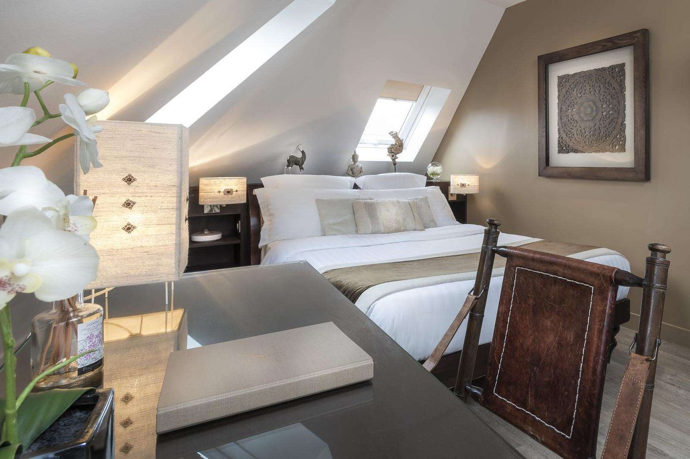 Cluny-Square-Room-5