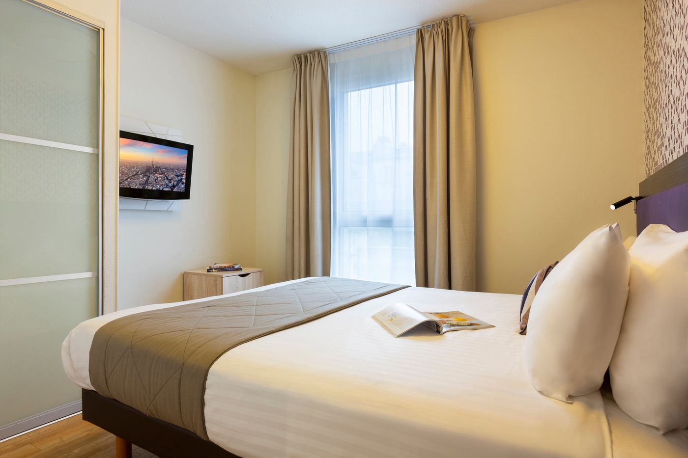 Citadines-Tour-Eiffel-Room-19