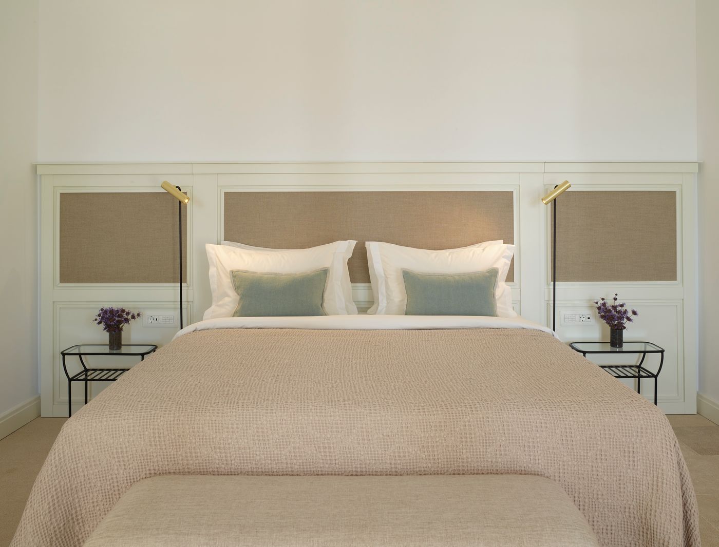 Bonzoe-Suites---Villas-Room-36