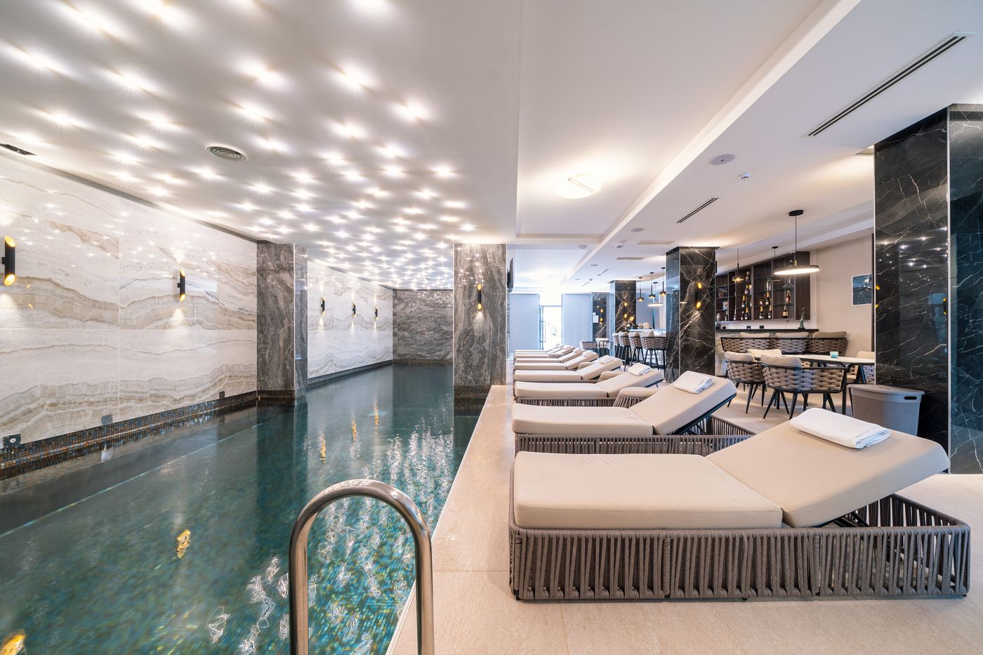 Hotel-Millennium-Pool-66