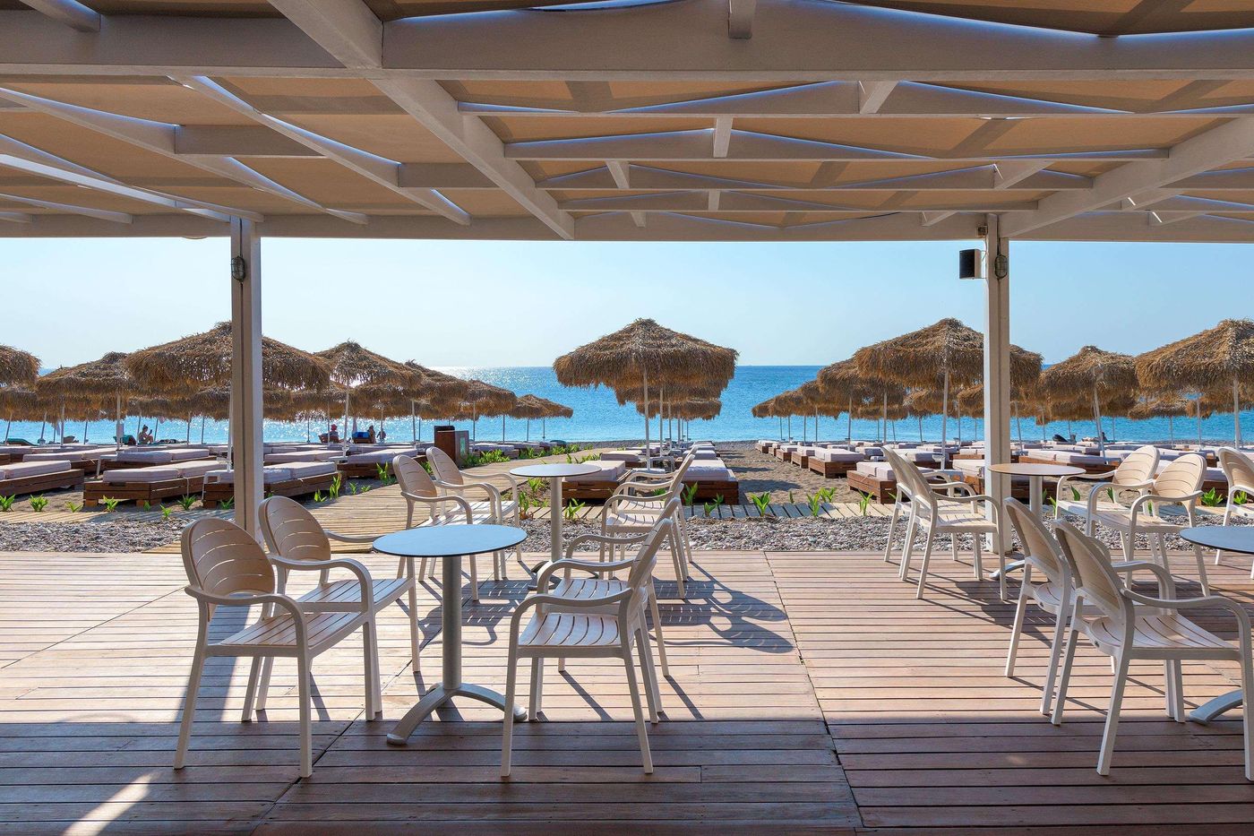 La-Marquise-Luxury-Resort-Complex-Bar-84