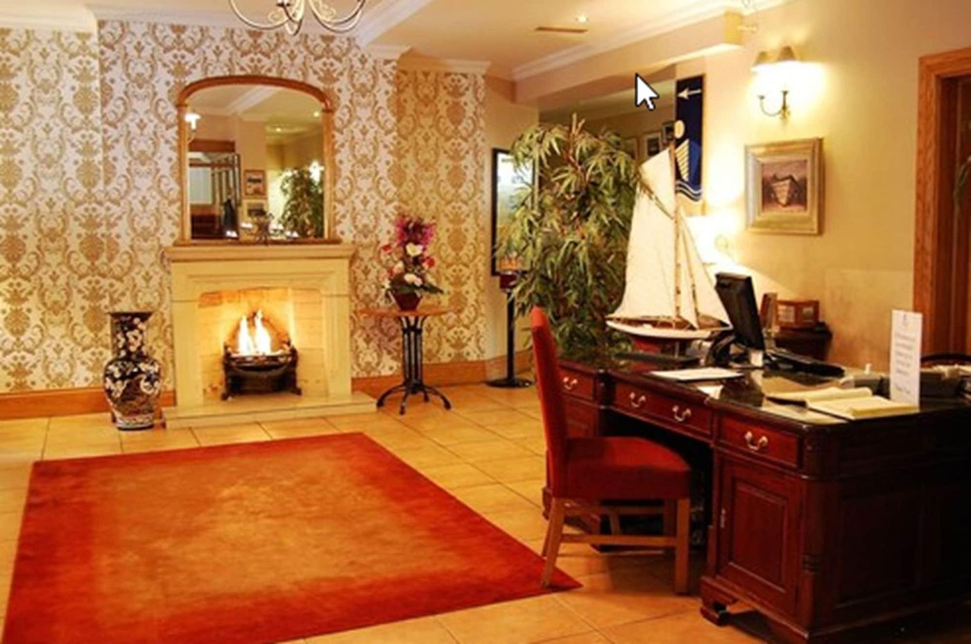 WatersEdge Hotel - Ireland - Cobh - Lobby - 2