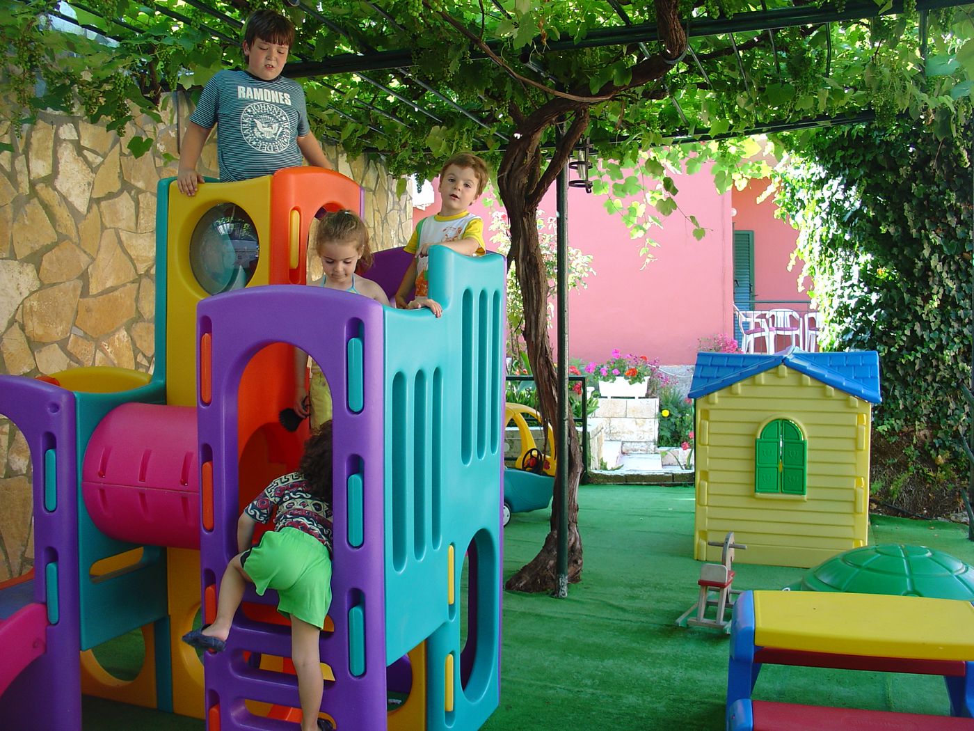 Oasis-Hotel-Sports-and-Entertainment-46