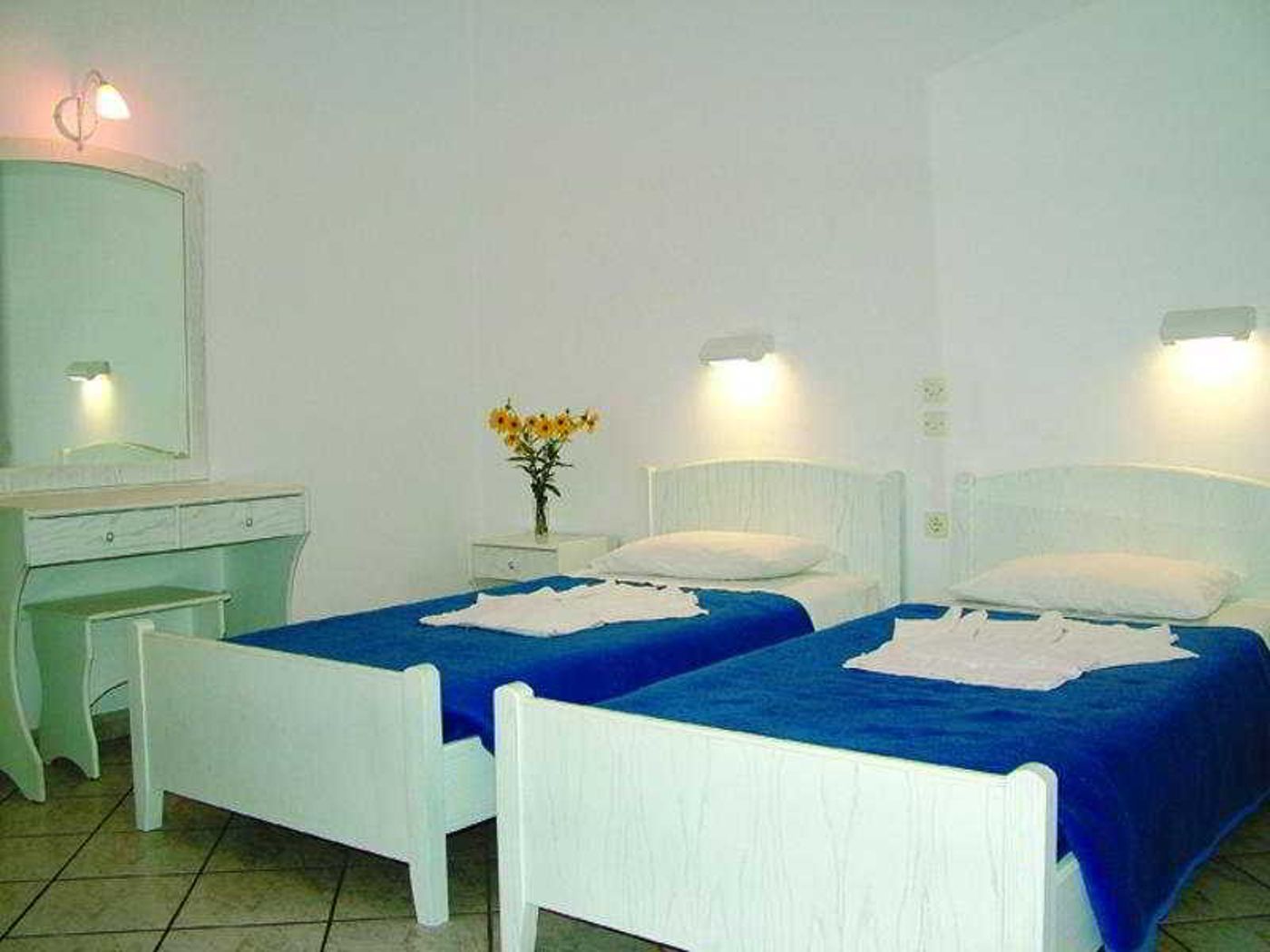 Niouris-Apartments-Room-11