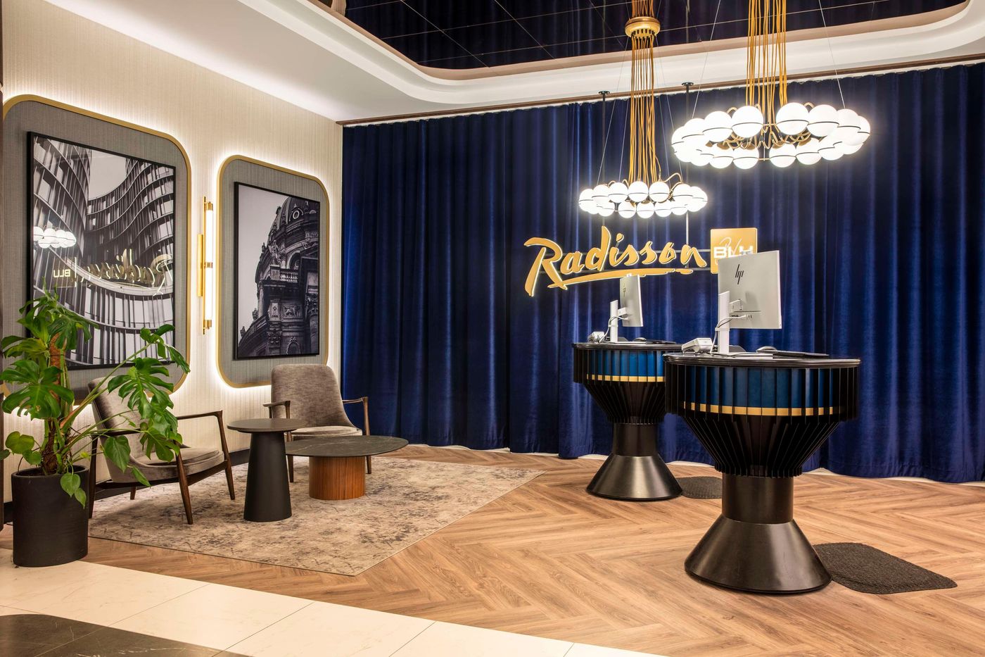 Radisson-Blu-Scandinavia-Copenhagen-Lobby-23