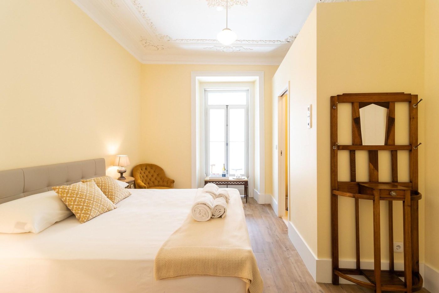 1898-Home---Suites-Room-16