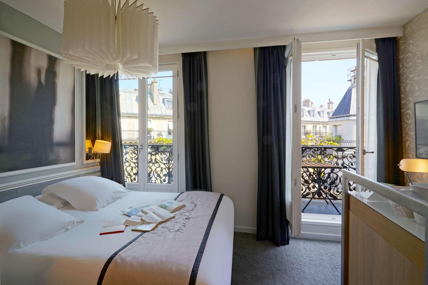 Hotel-Litteraire-Le-Swann--BW-Premier-Collection-Room-29