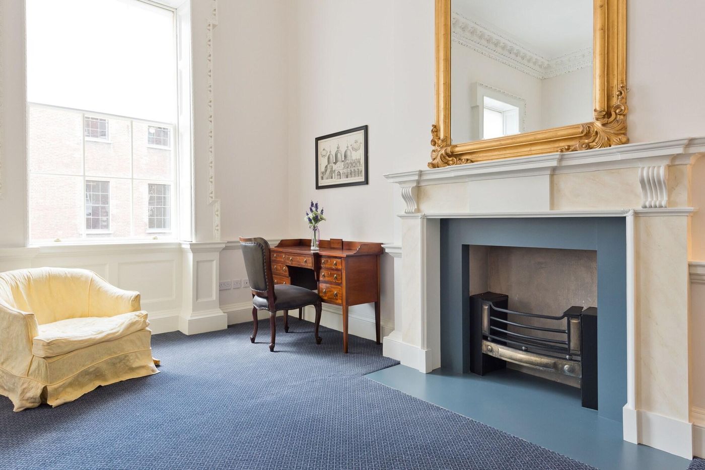 Henrietta-Suites-City-Centre-Room-10