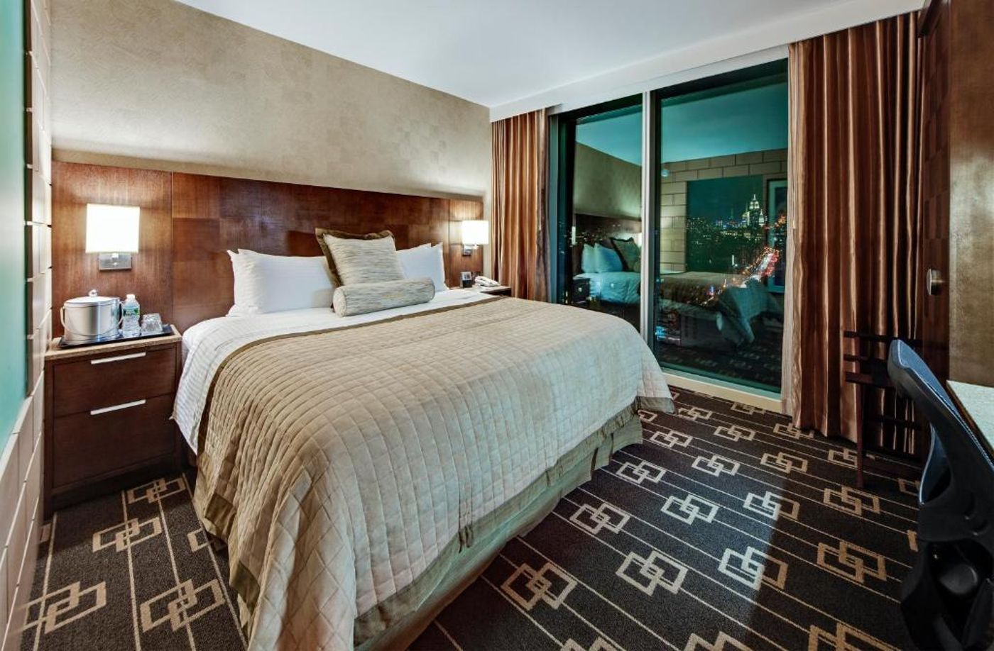 Wyndham-Garden-Chinatown-Room-27