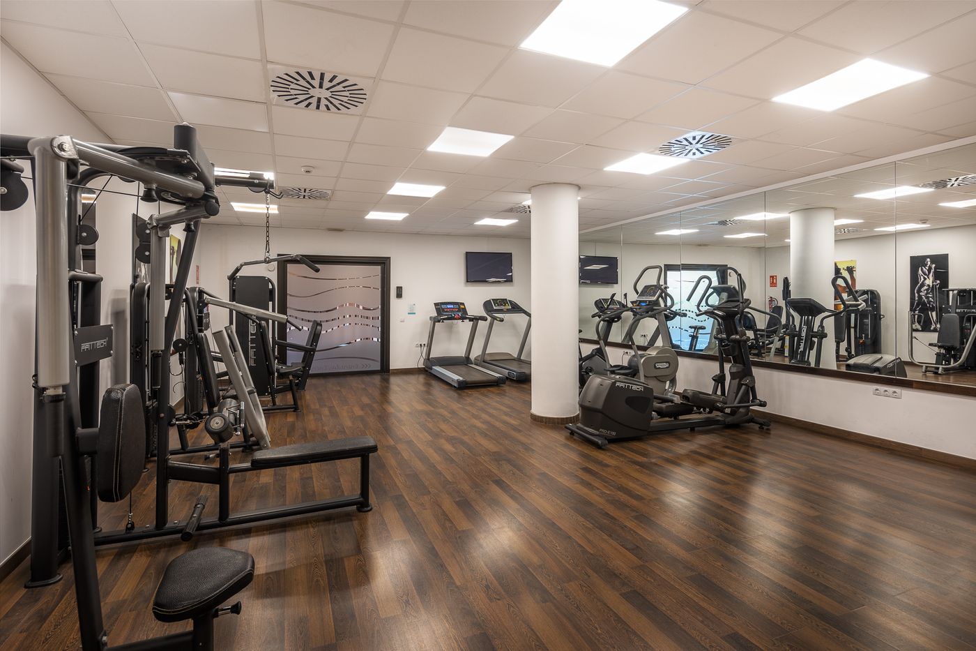 Barcelo-Tenerife-Sports-and-Entertainment-74