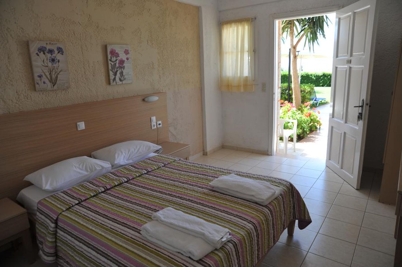 Cretan-Garden-Room-14