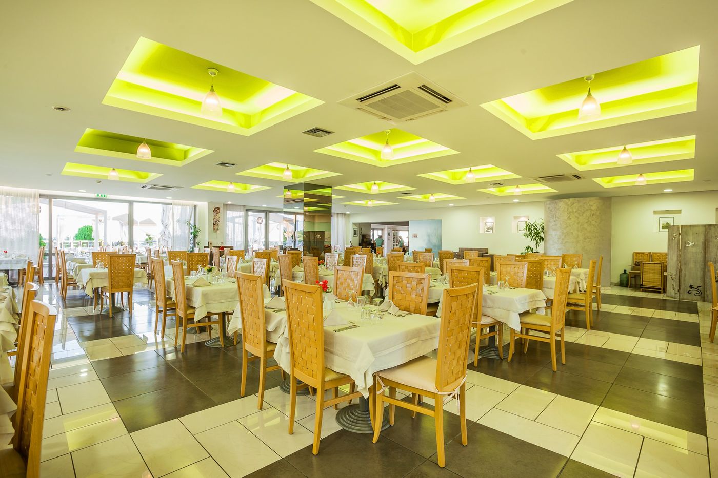 Anastasia-Resort-Restaurant-43