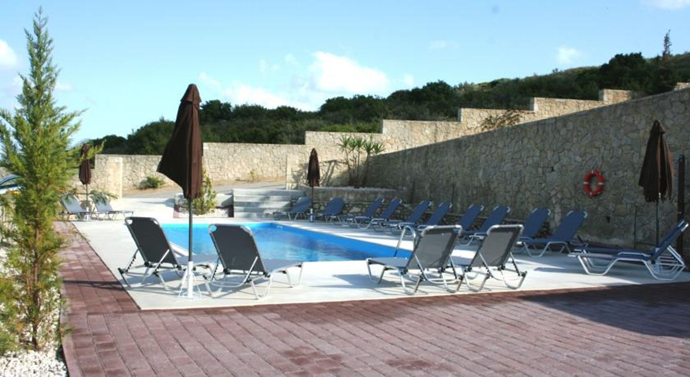 Lagoon View Apartments - Adults Only