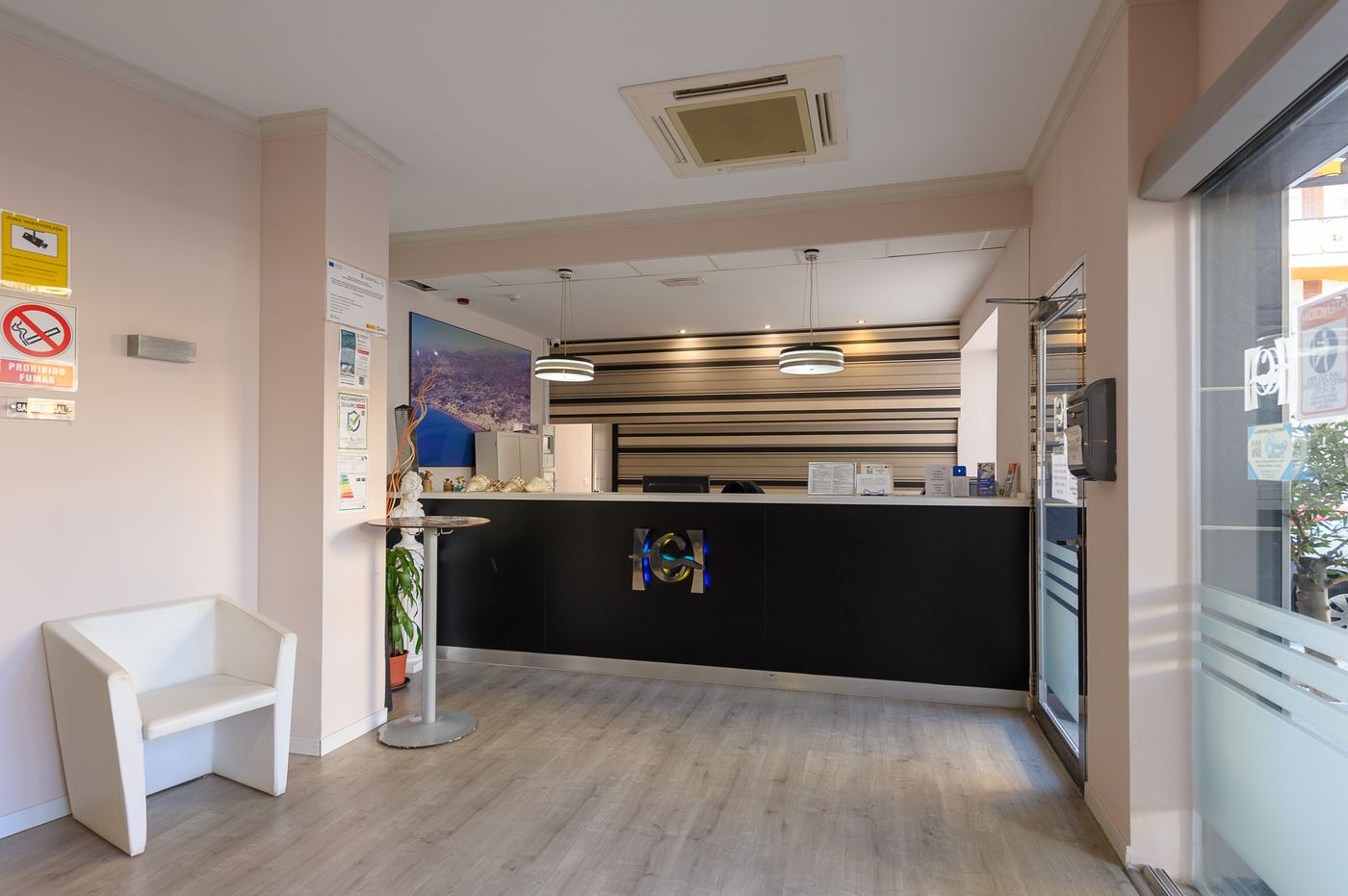 Costamar-Lobby-38