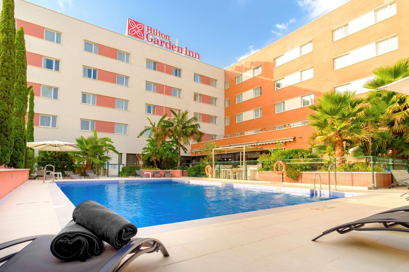 Hilton-Garden-Inn-Malaga-Pool-2