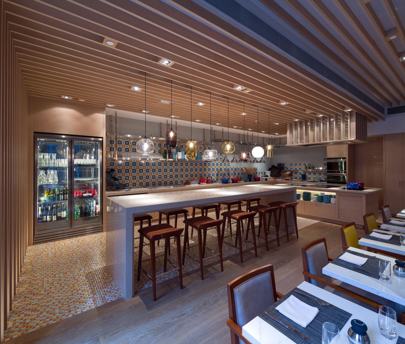 Hotel-Indigo-Hong-Kong-Island-Restaurant-15