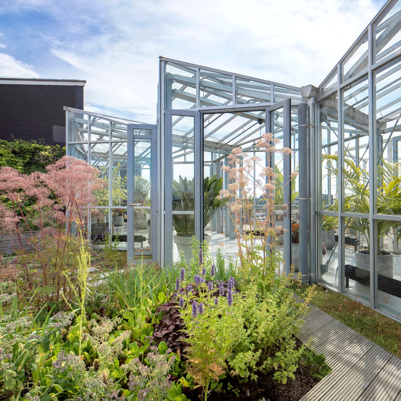 Zoku-Amsterdam-Lobby-29