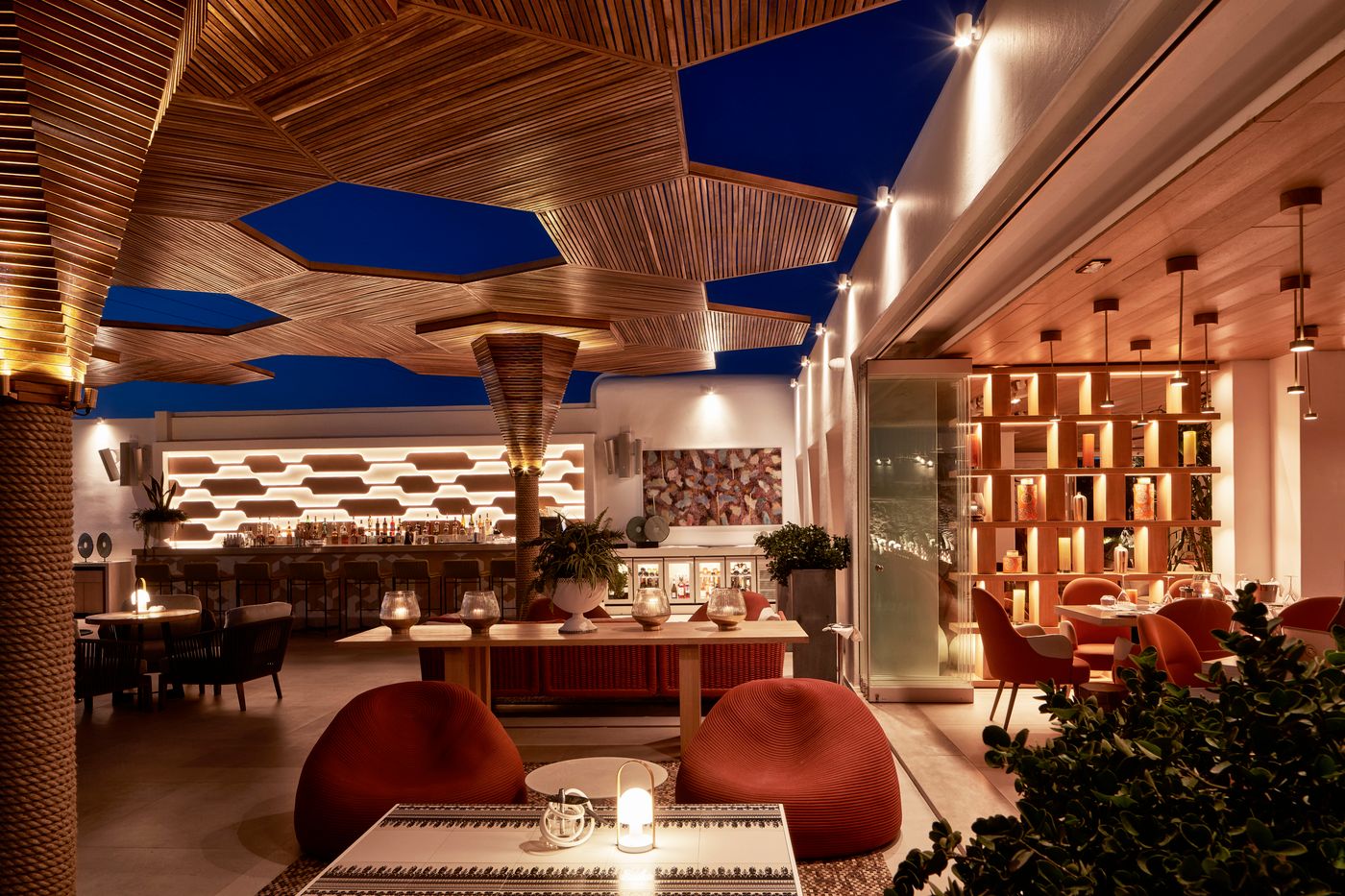 Myconian-Naia---Luxury-Suites-Restaurant-29