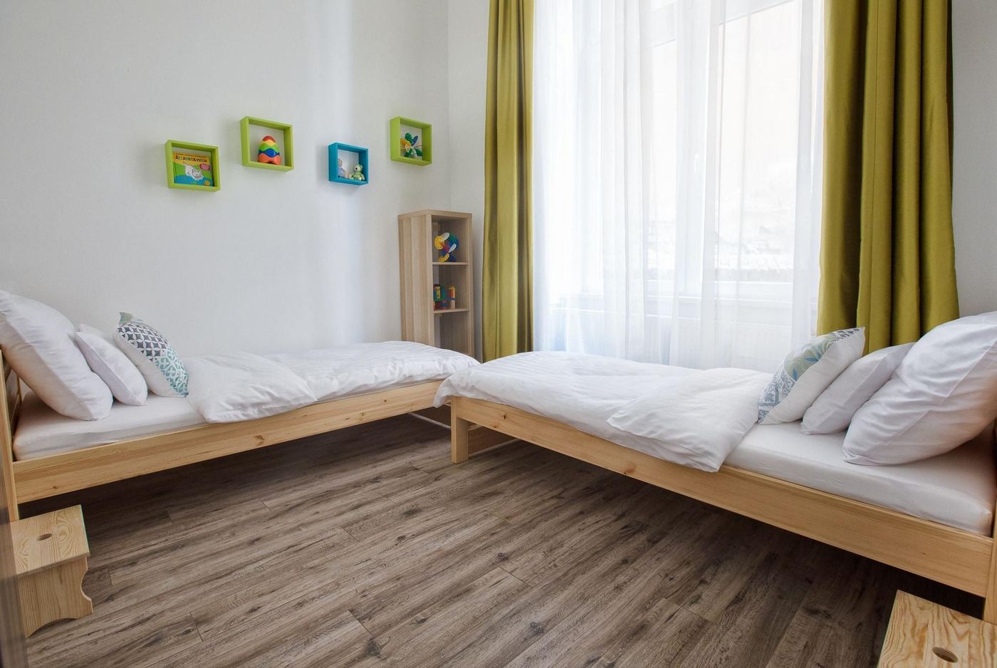 Budapest Passage-Hungary-BUDAPEST-Room-10