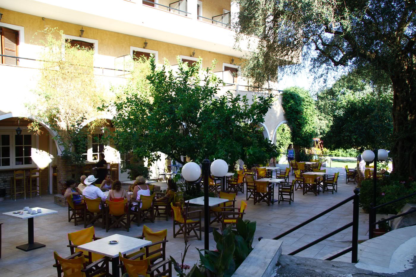 Bintzan-Inn-Terrace-14