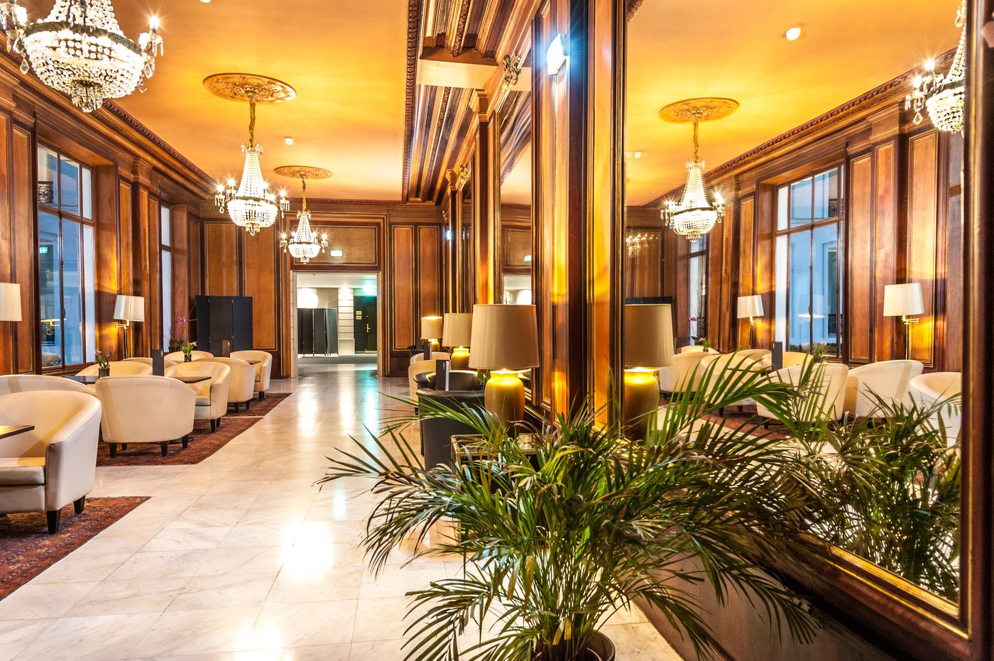 Saint-James-Albany-Paris-Hotel-Spa-Lobby-2