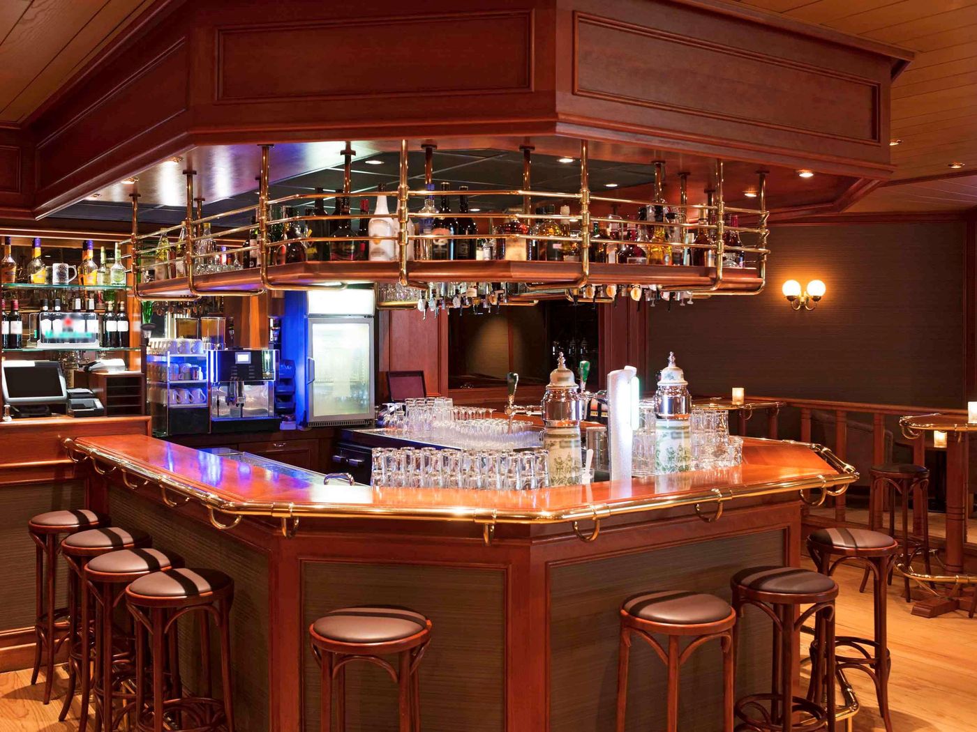 ibis-Schiphol-Amsterdam-Airport-Bar-13