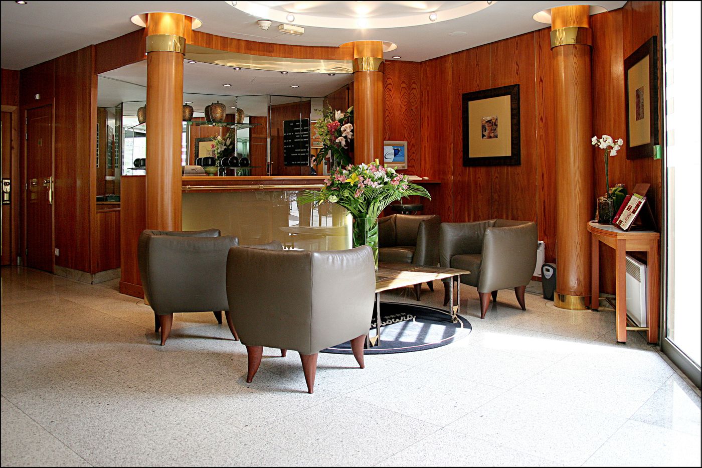 Villa-Luxembourg-Lobby-4