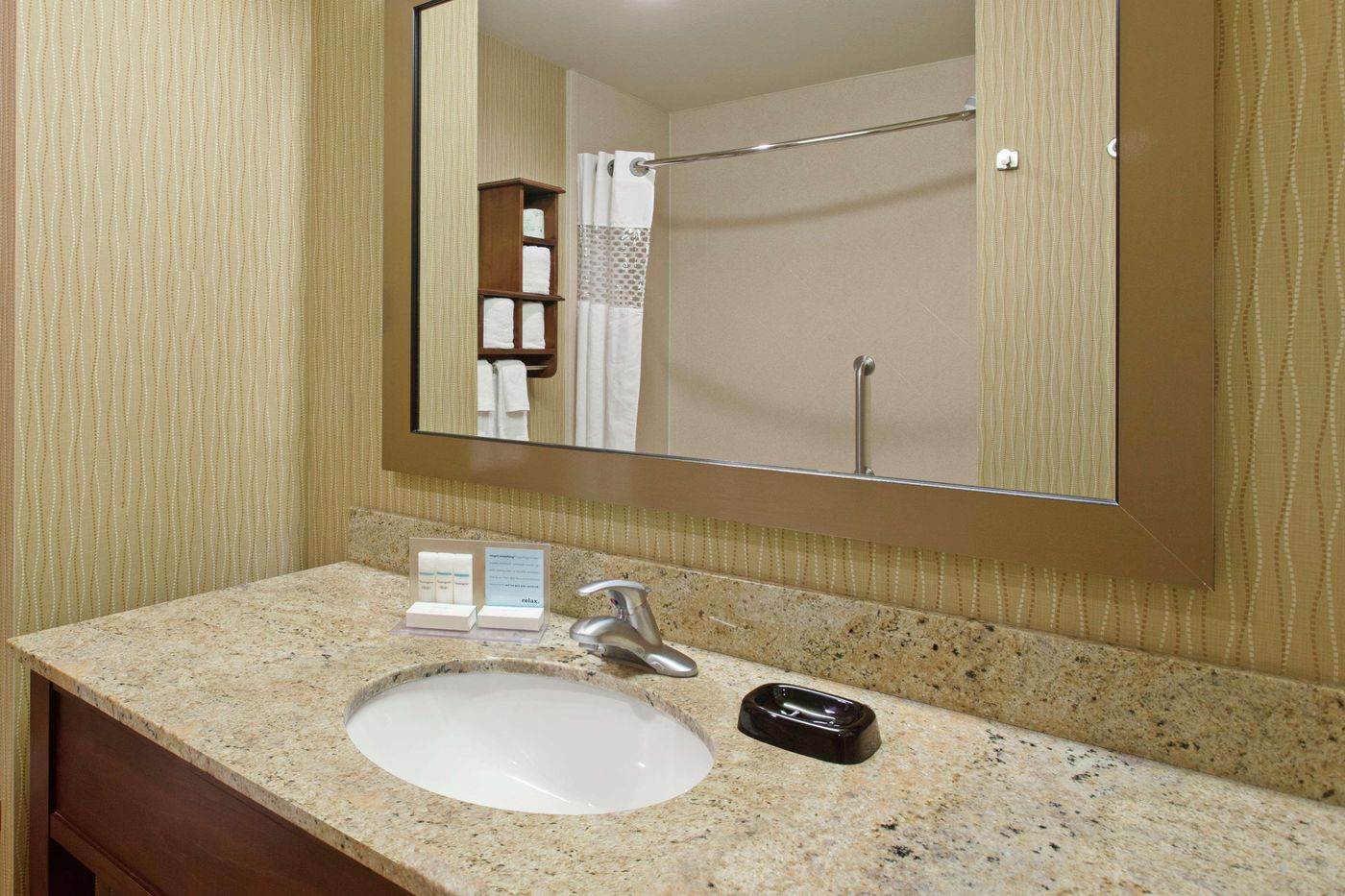 Hampton Inn and Suites Seattle-Airport/28th Ave-United States-SEATAC-Room-8
