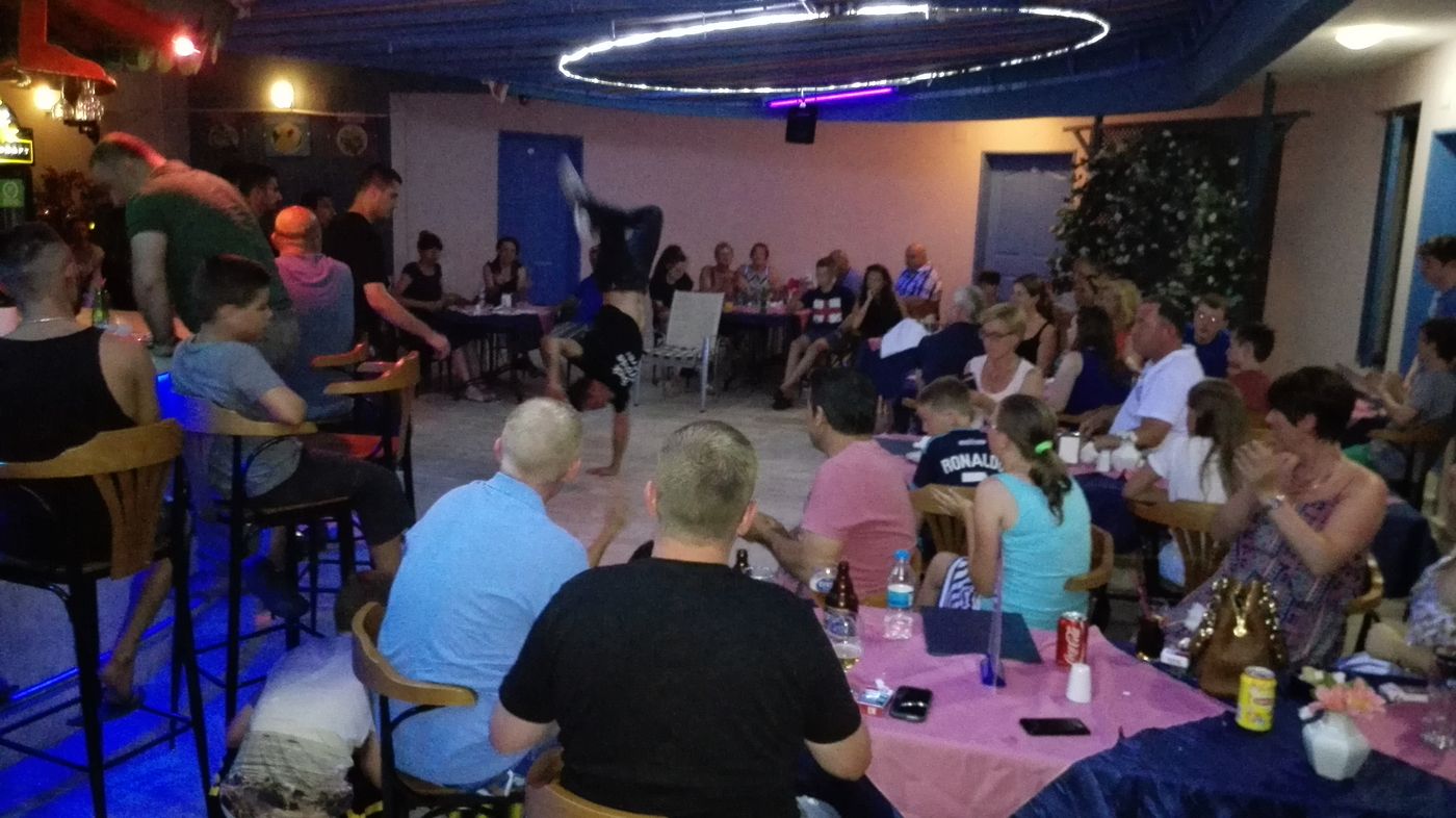 Happy-Apart-Hotel-Sports-and-Entertainment-65