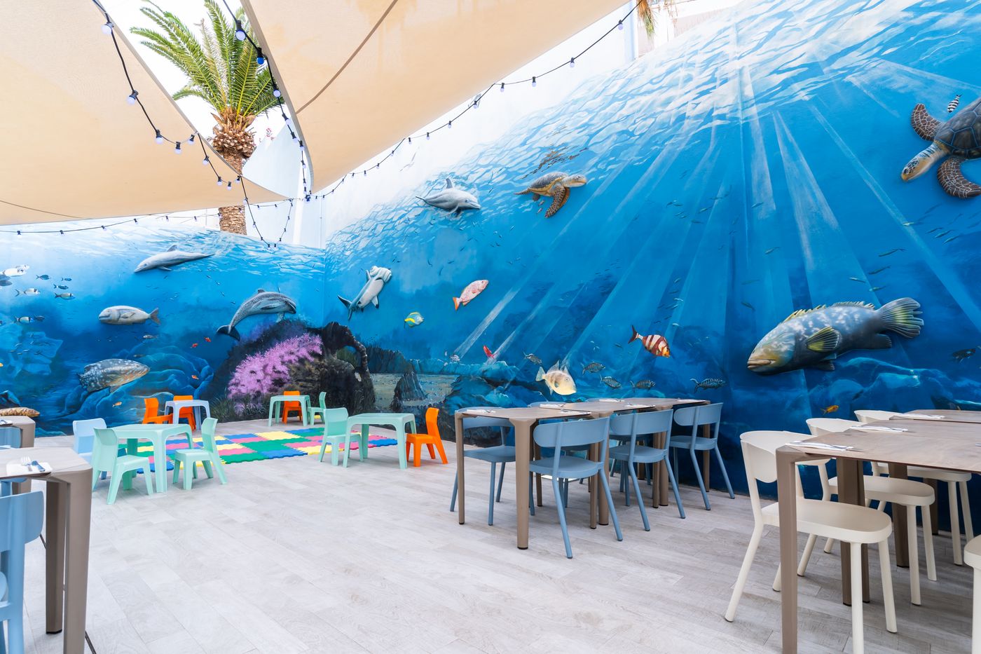 Hovima-La-Pinta-Beachfront-Family-Hotel-Restaurant-61