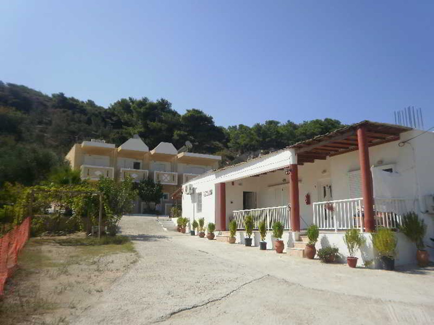 Denise-Apartments-Lobby-8