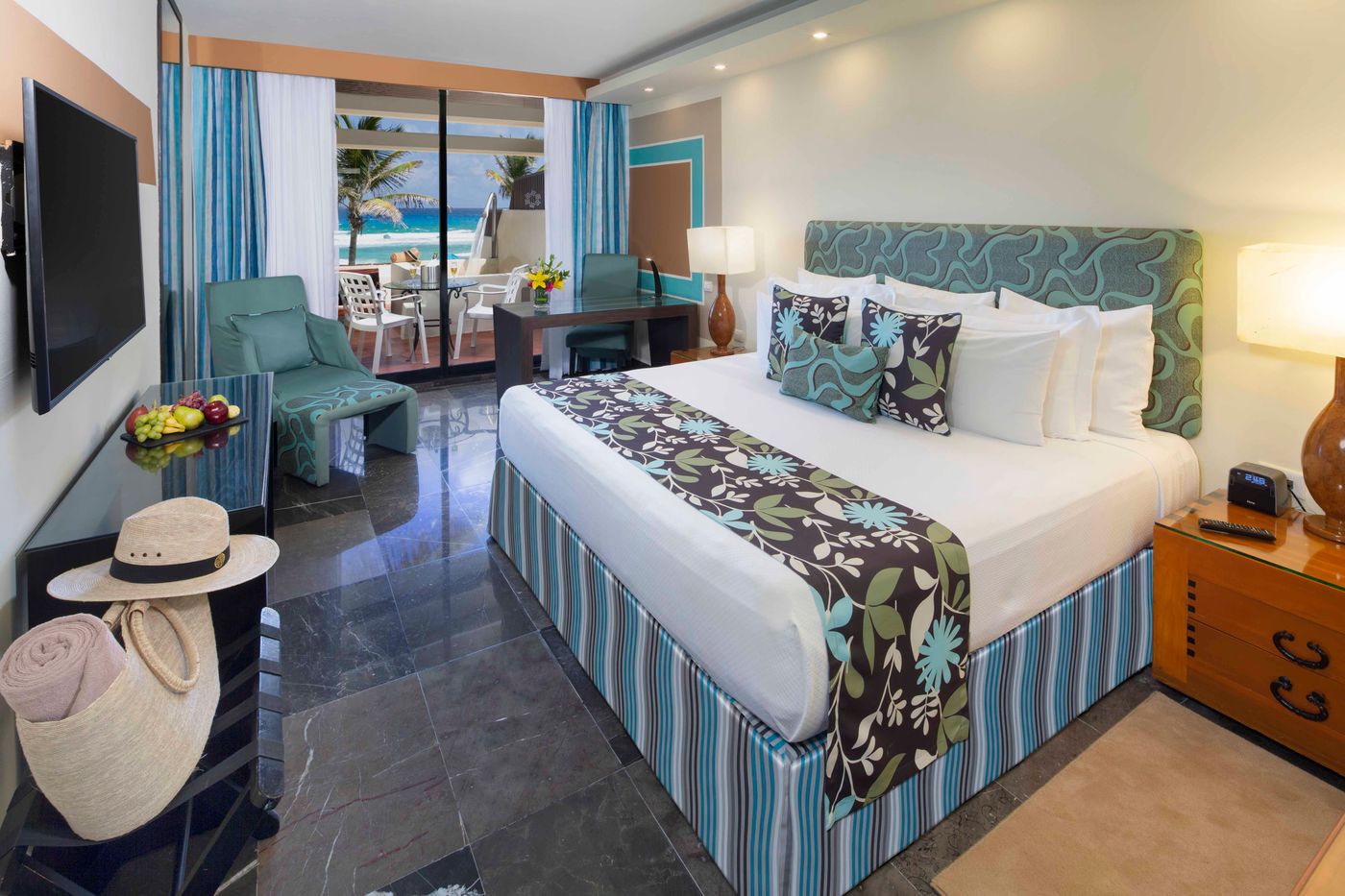 The-Pyramid-at-Grand-Oasis-Room-29