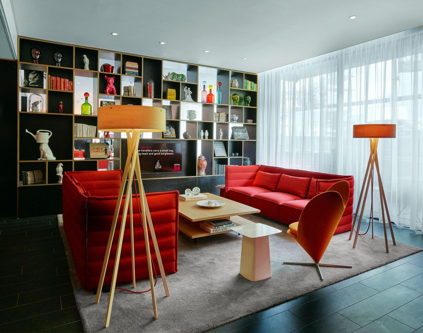 Citizenm-Amsterdam-City-Lobby-10