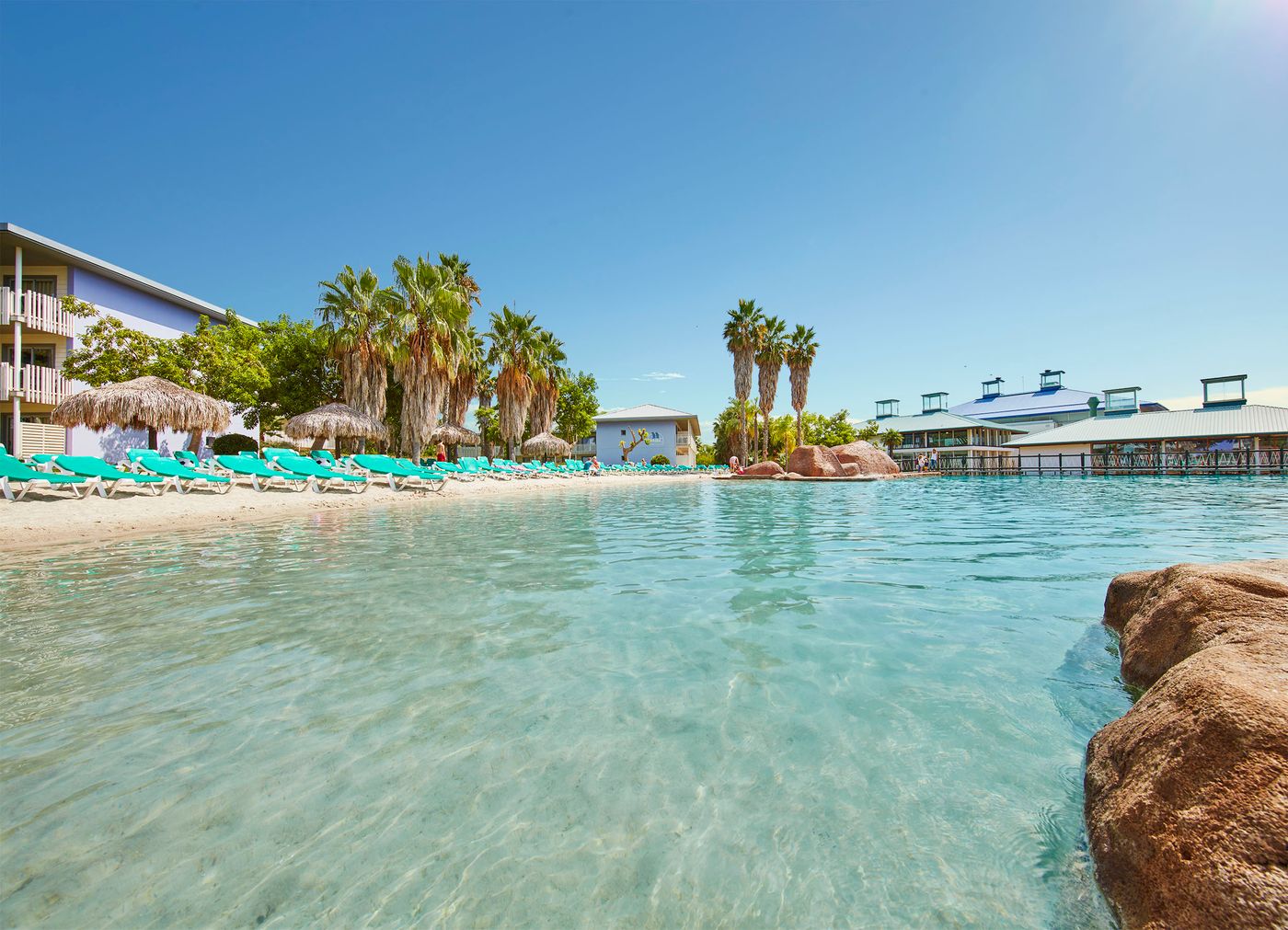 PortAventura-Hotel-Caribe---Theme-Park-General-view-10