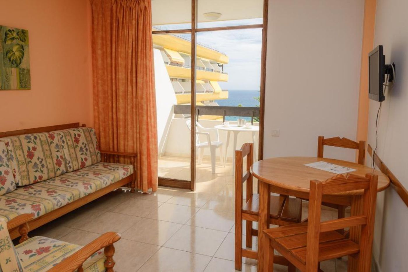 Las-Arenas-Apartments-Room-20