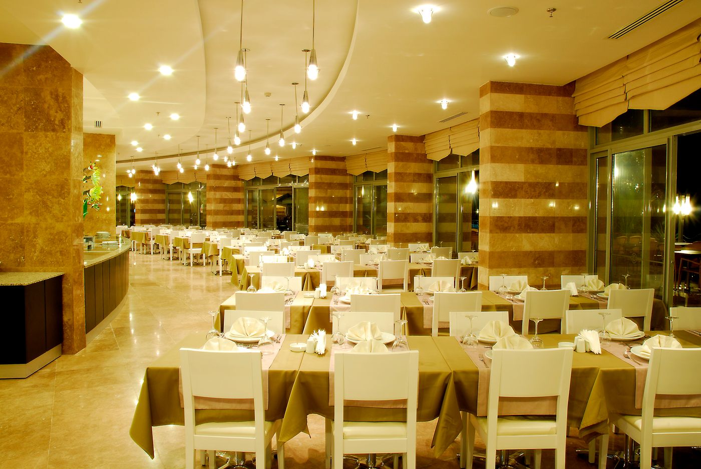 Charisma-De-luxe-Restaurant-29