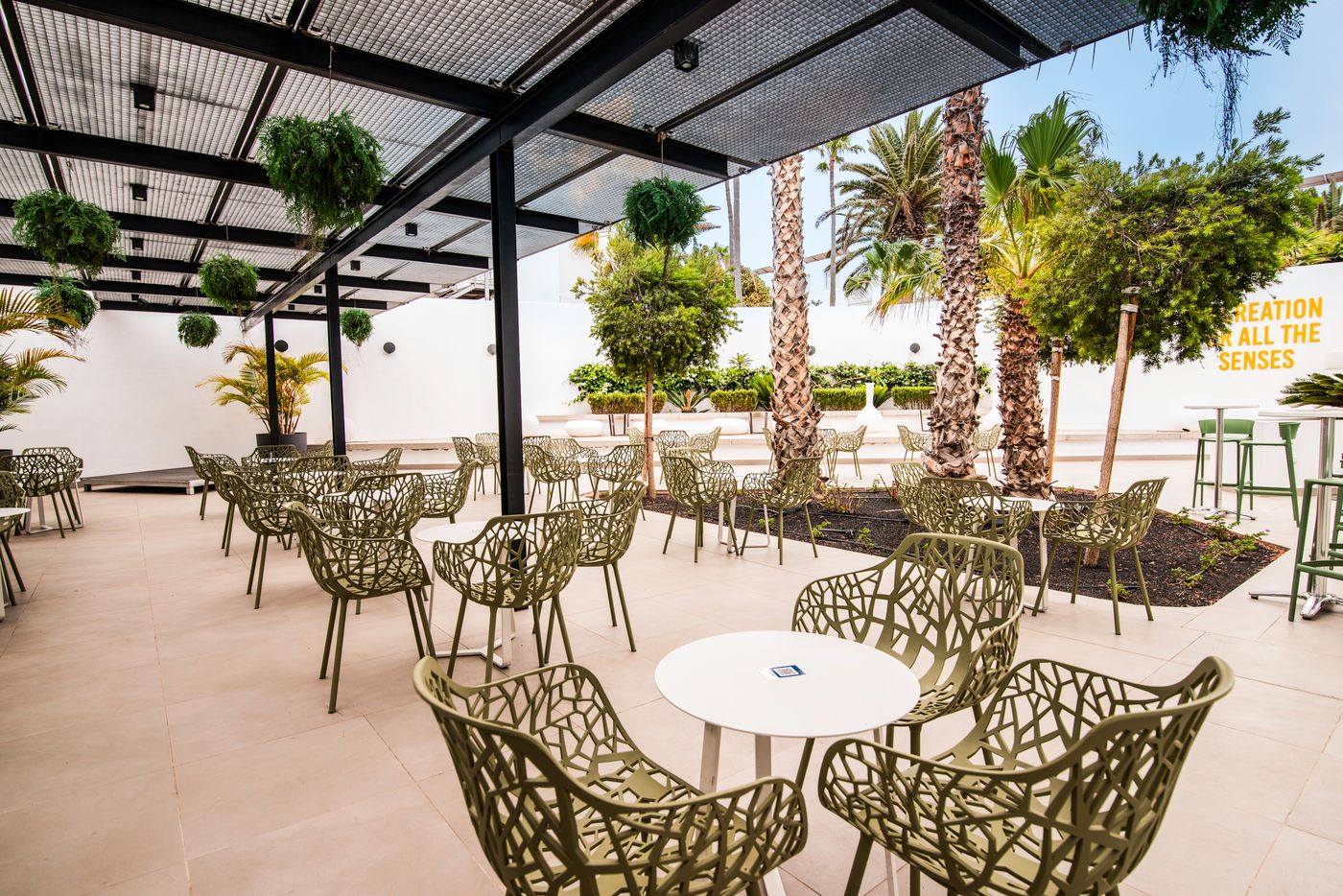 Aequora-Lazarote-Suites-Bar-21