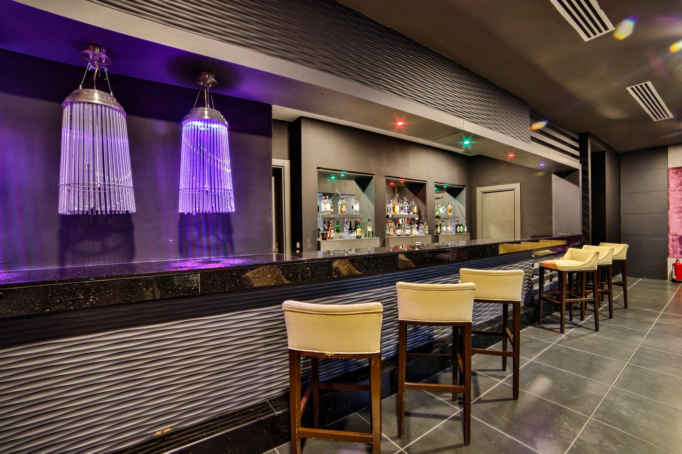 Diamond-Beach-Hotel---SPA-Bar-68