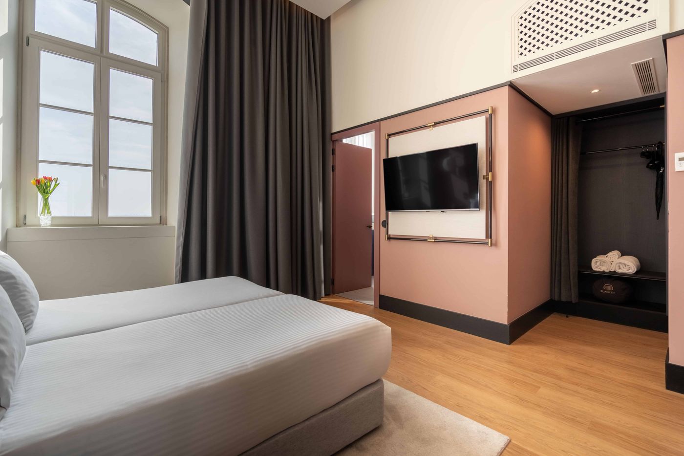 The-Editory-Riverside-Santa-Apolonia-Hotel-Room-33