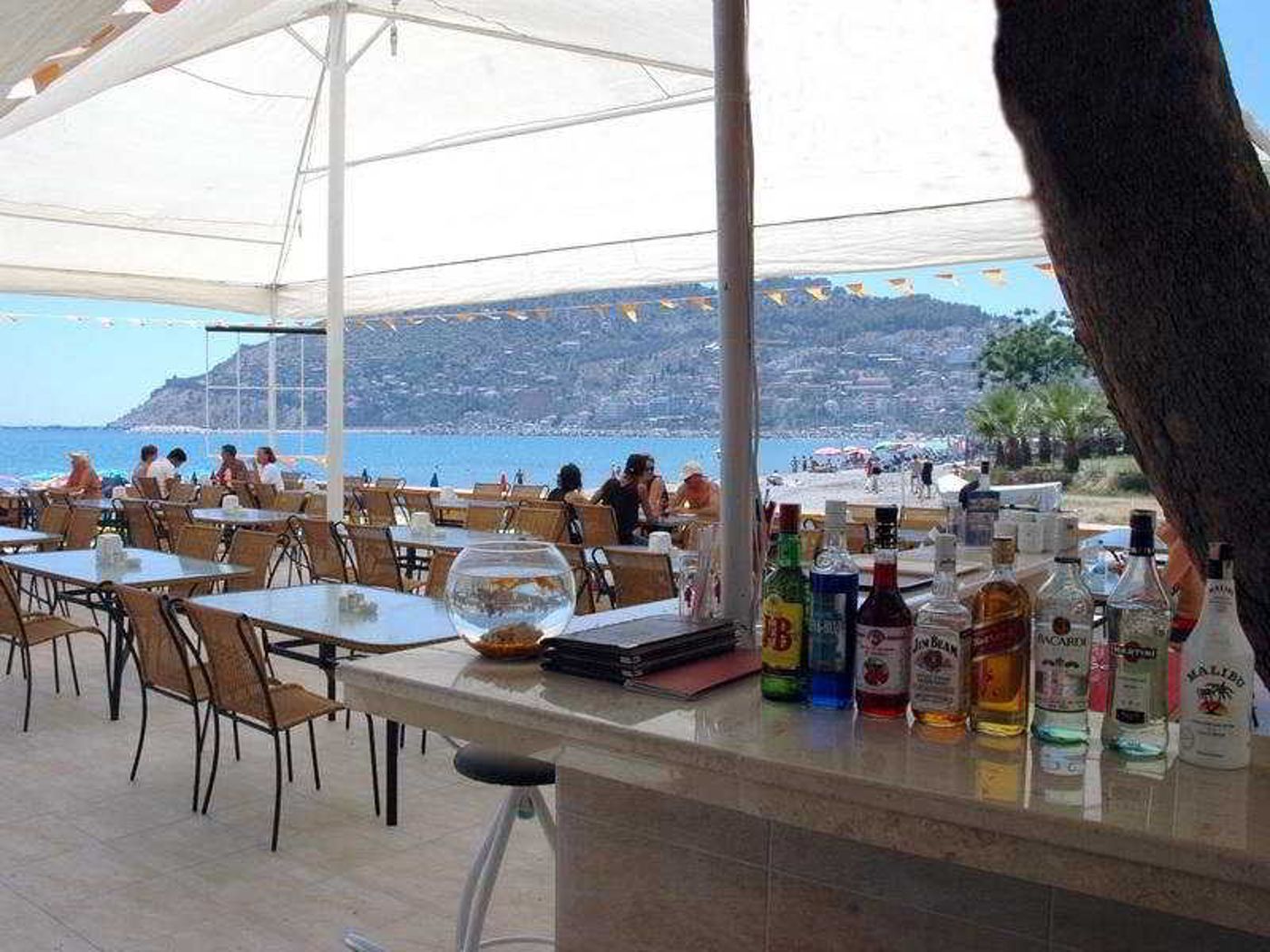 Best-Beach-Hotel-Bar-12