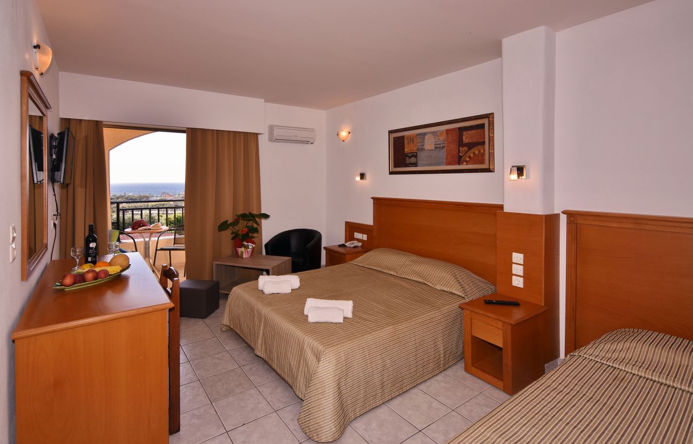 Ocean-Heights-Room-12