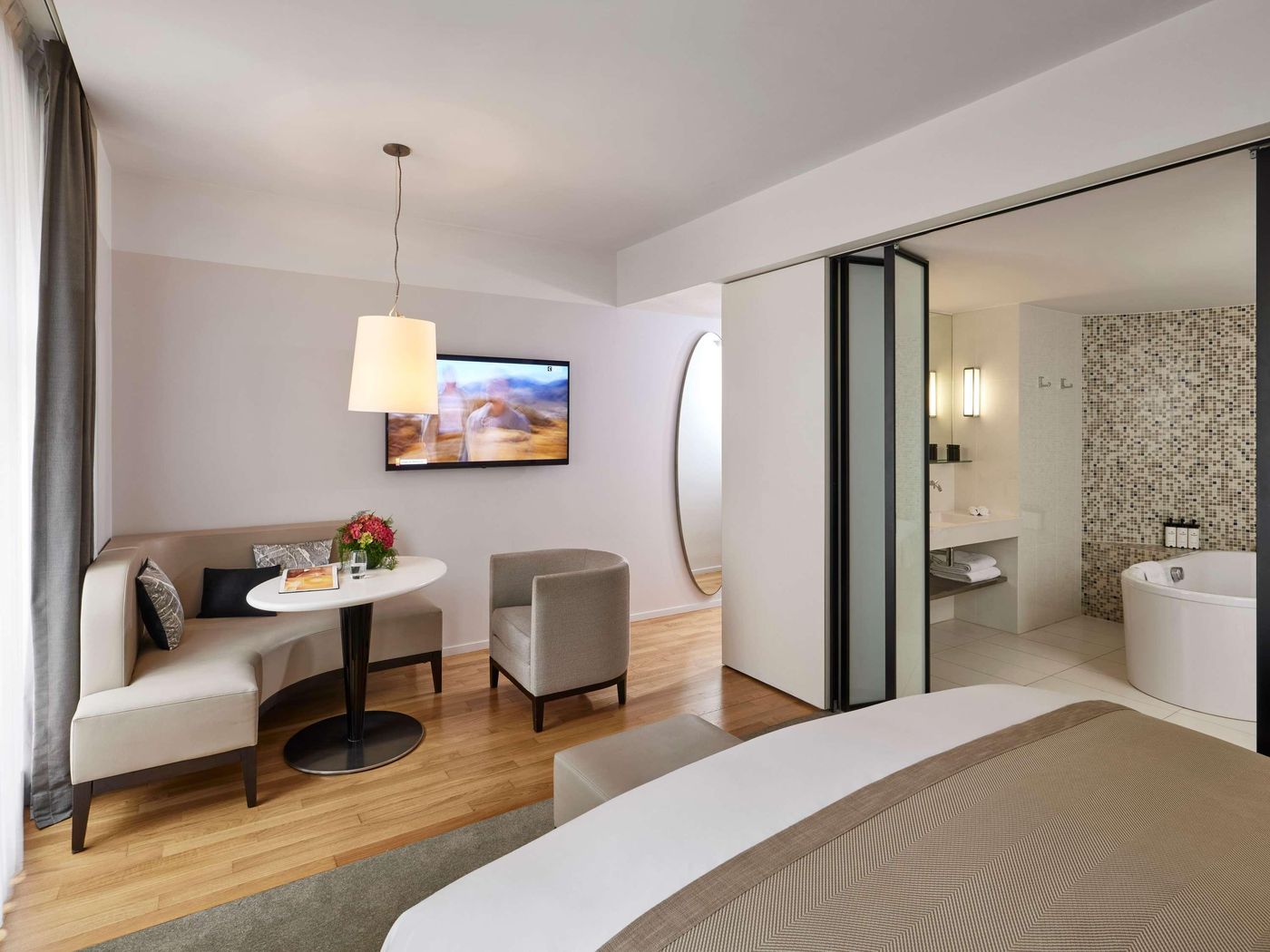 Sofitel-Paris-Arc-de-Triomphe-Room-9