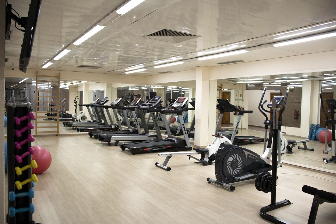 Luna-Miramar-Sports-and-Entertainment-53