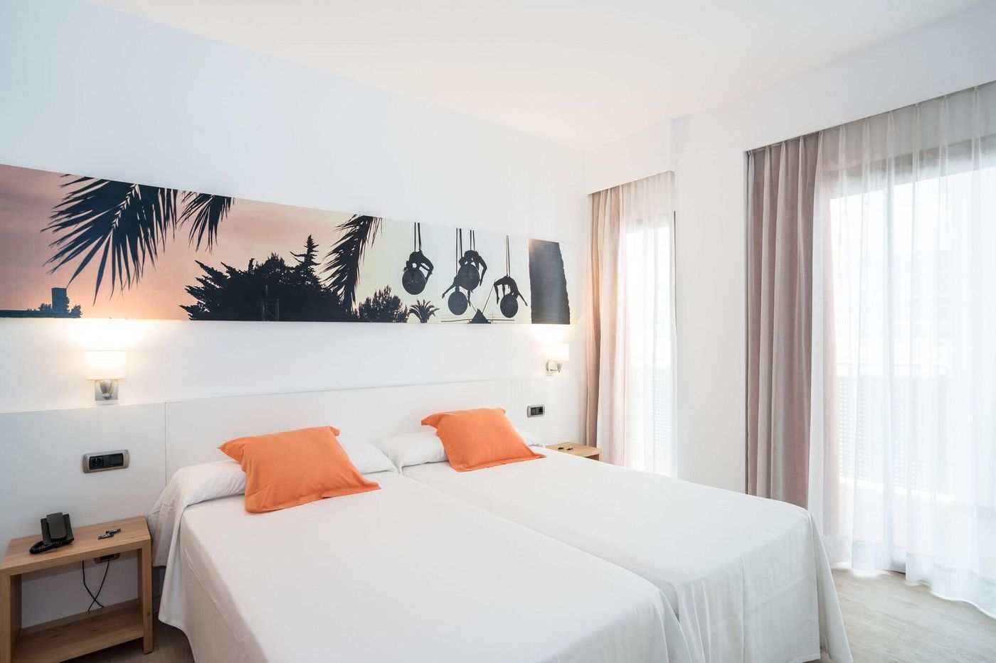THB-Ocean-Beach-Room-28