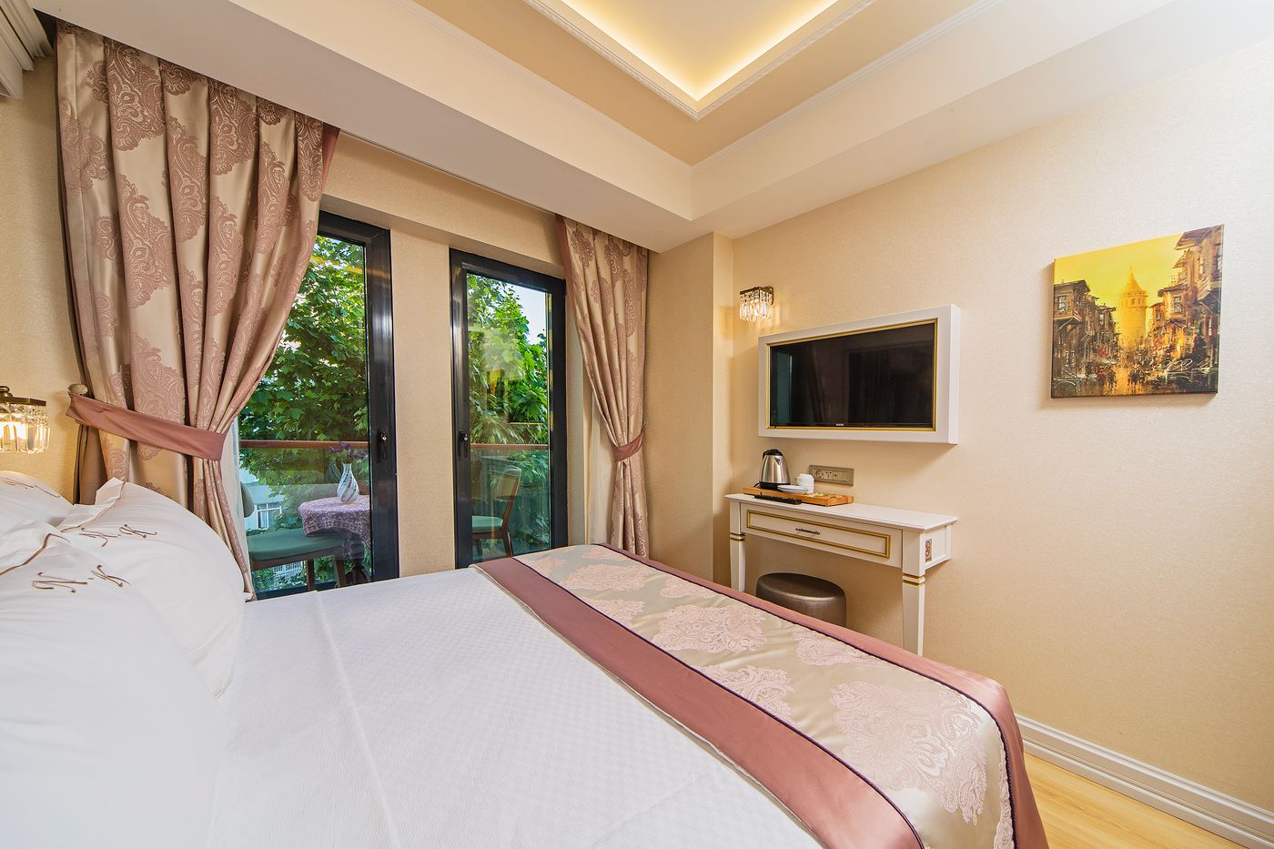 Grand-Naki-Hotel-Room-7